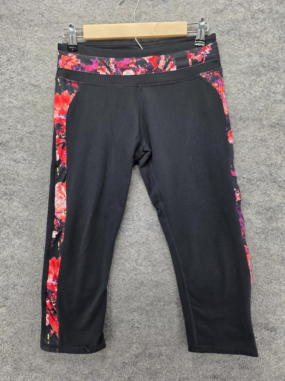 Fabletics Capri Leggings Womens M Black Floral Elastic Waist Yoga 19 Inseam
